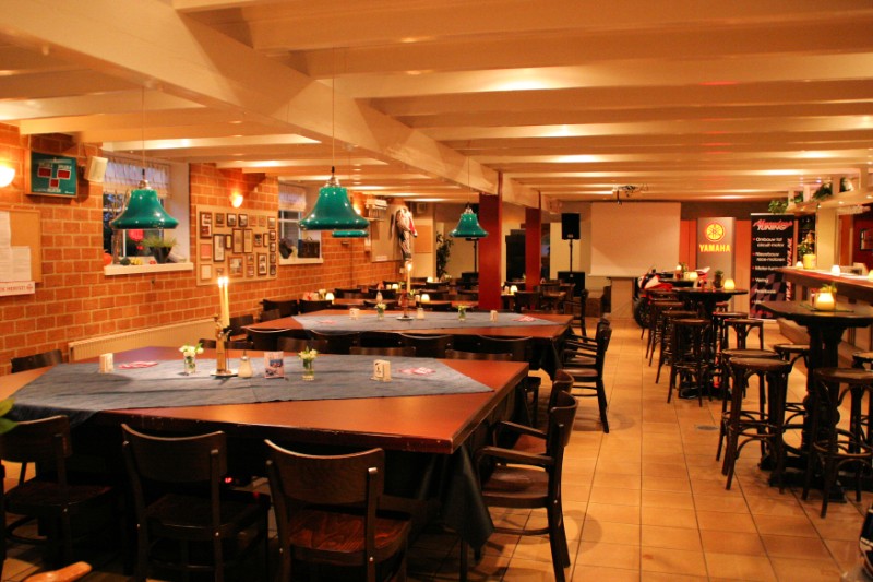 zaal Café